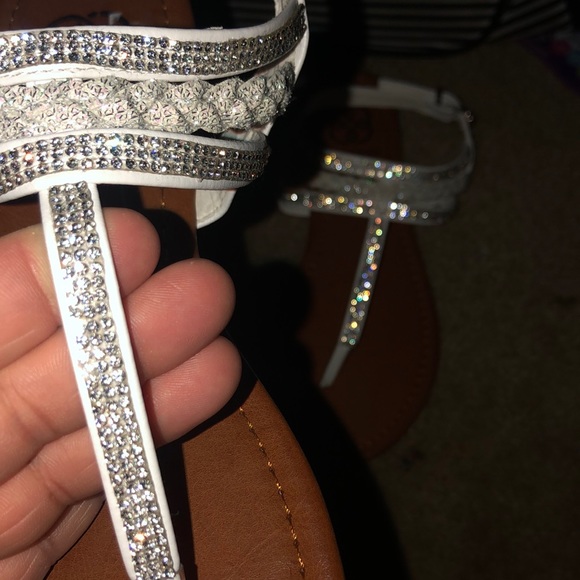 Daisy Fuentes sandals - Picture 2 of 4